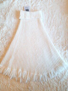 Maglia White Knitted Poncho